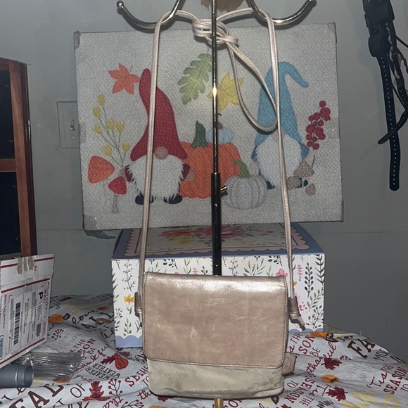 HOBO Handbags - GUC Hobo crossbody